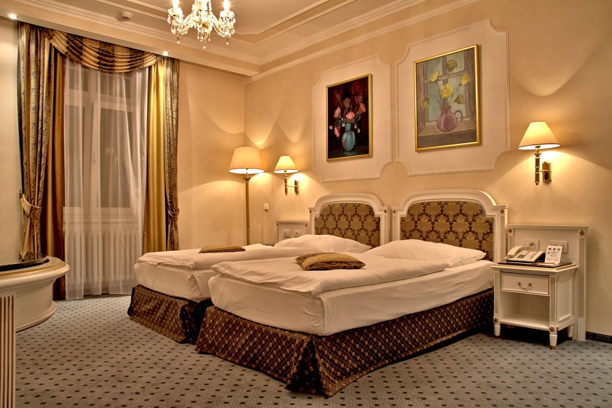 ท็อป คันทรีไลน์ โฮเทล เอสพลานาด สปา แอนด์ กอล์ฟ รีสอร์ต Hotel มาเรียอานซเกลาซนี ภายนอก รูปภาพ
