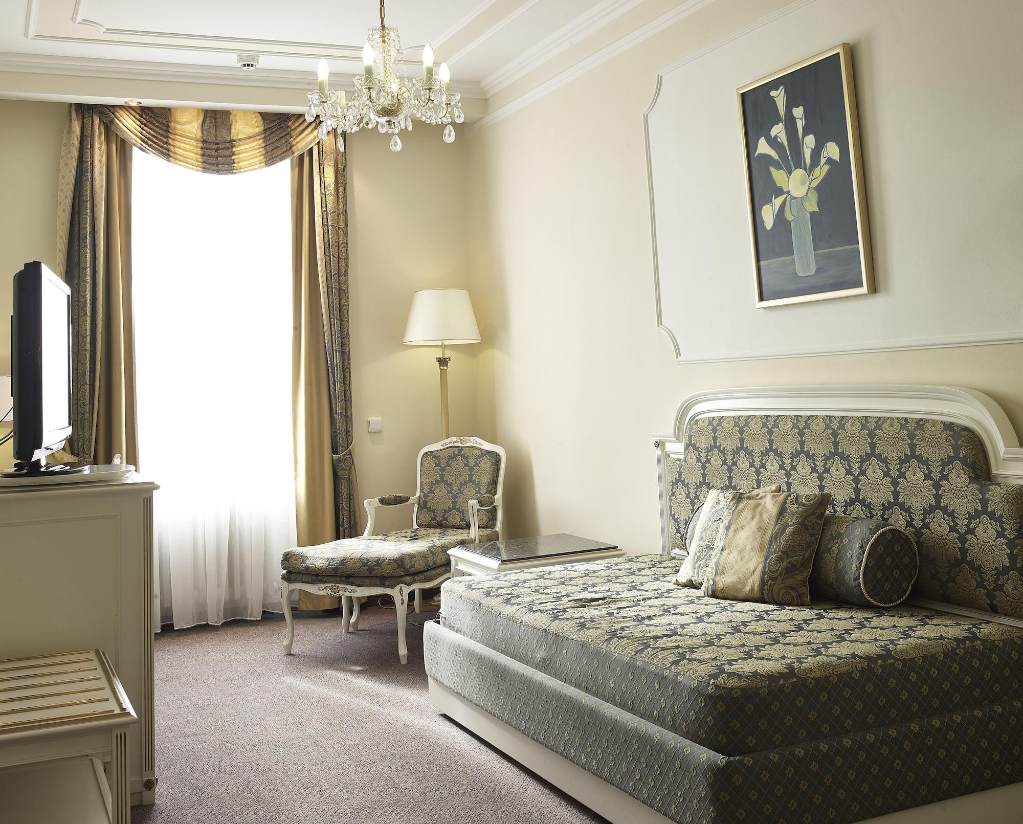 ท็อป คันทรีไลน์ โฮเทล เอสพลานาด สปา แอนด์ กอล์ฟ รีสอร์ต Hotel มาเรียอานซเกลาซนี ภายนอก รูปภาพ