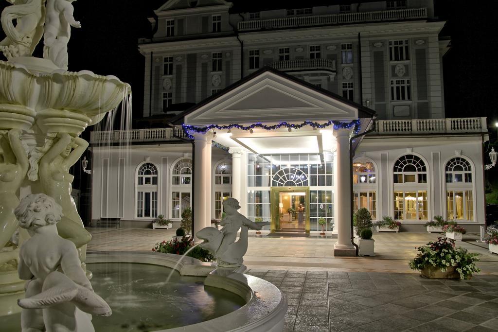 ท็อป คันทรีไลน์ โฮเทล เอสพลานาด สปา แอนด์ กอล์ฟ รีสอร์ต Hotel มาเรียอานซเกลาซนี ภายนอก รูปภาพ