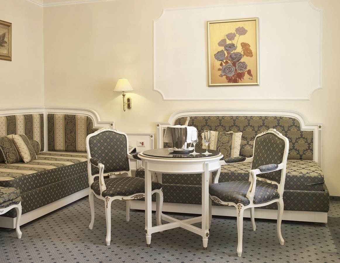 ท็อป คันทรีไลน์ โฮเทล เอสพลานาด สปา แอนด์ กอล์ฟ รีสอร์ต Hotel มาเรียอานซเกลาซนี ภายนอก รูปภาพ